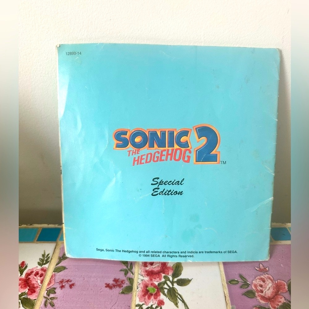 Vintage 1994 Sonic the Hedgehog 2: The Secret Admirer Book Special Edition - Picture 2 of 6